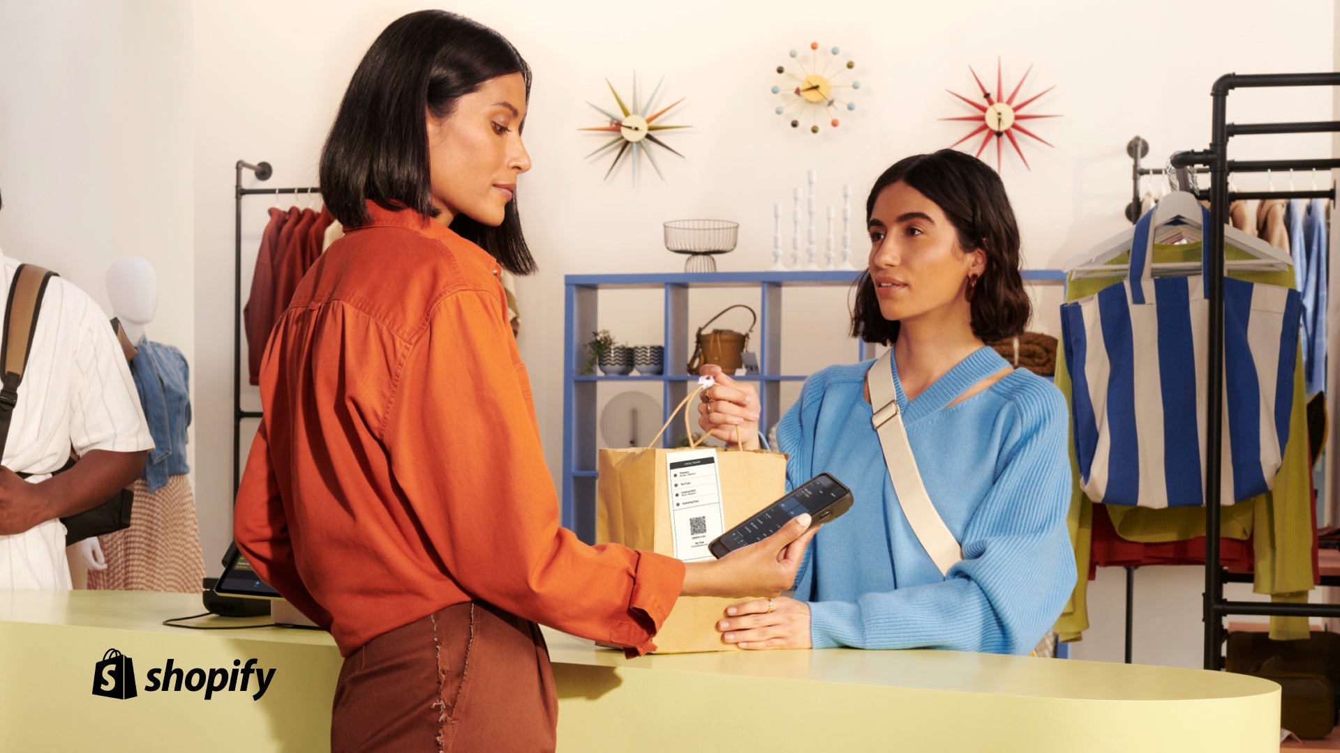 Simples ventas o crecimiento exponencial: cómo puede su sistema POS realizar la conexión omnicanal