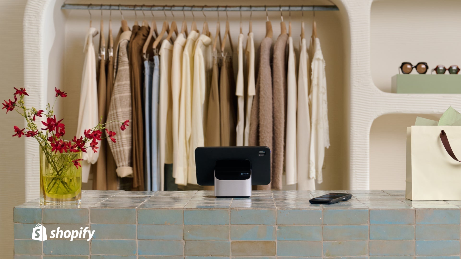 Desde el estrés por falta de existencias hasta el éxito de ventas: cómo Shopify POS transforma las marcas minoristas
