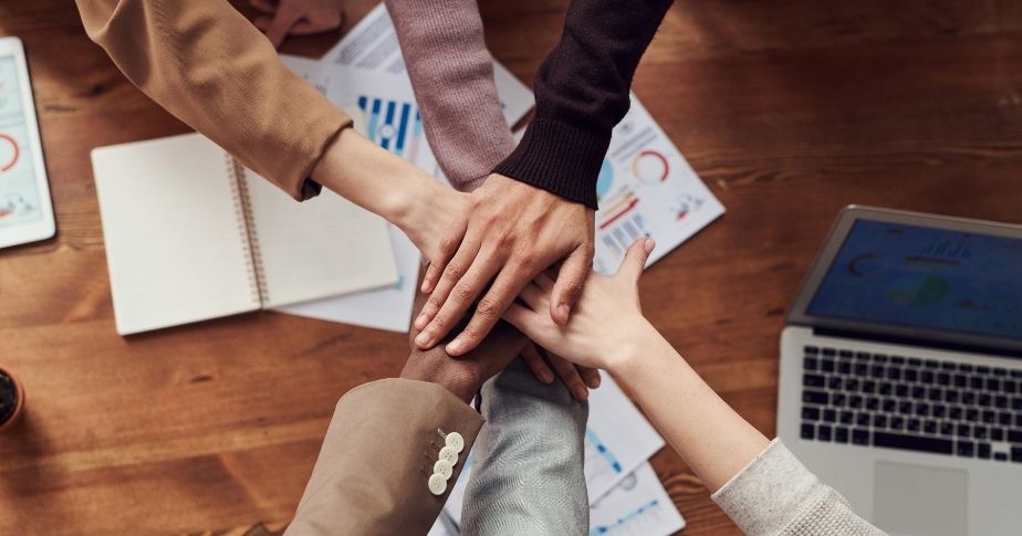 ¿Qué es el crowdfunding y cómo puedes usarlo?