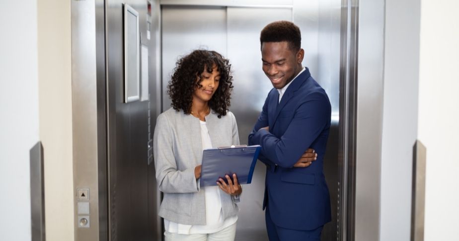 ¿Qué es un Elevator Pitch y cómo crearlo en 5 sencillos pasos?
