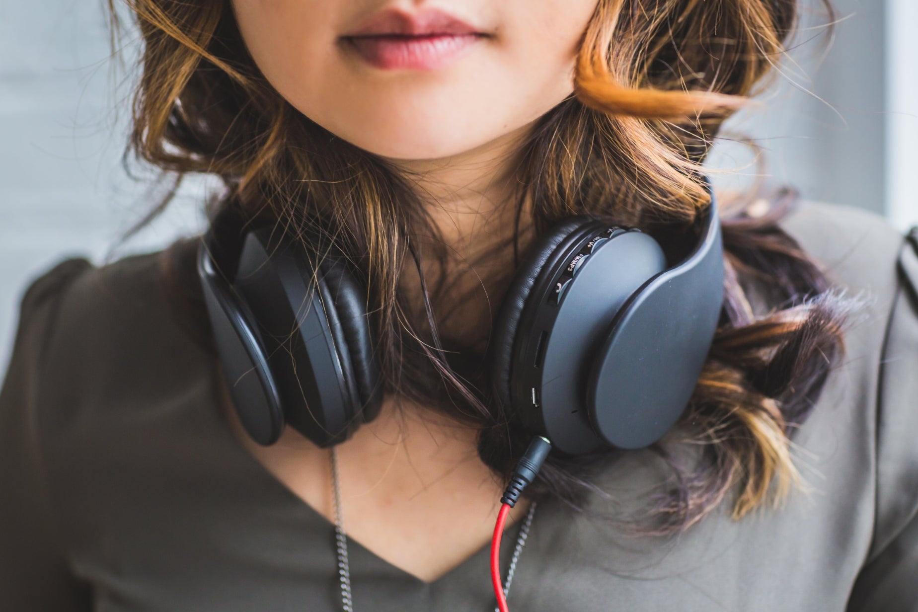 Descarga música libre de derechos: estas son las 10 mejores plataformas (2025)